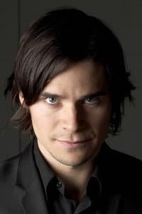 Hans Matheson in Canone Inverso