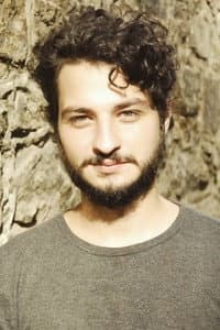 César Cardadeiro in Amor.com