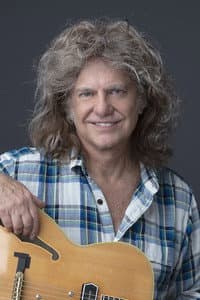 Pat Metheny in Jack DeJohnette, Pat Metheny, Herbie Hancock, Dave Holland: Parallel Realities Live... (Live at Mellon Jazz Festival)