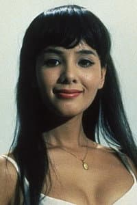 Mie Hama in Les Plus Belles Escroqueries du monde