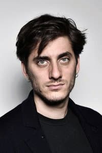 Luca Marinelli in Una questione privata