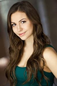 Joelle Farrow in Lice