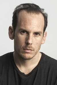 Peter Rundle in Σελήνη, 66 Ερωτήσεις