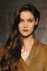 Stefania Tortorella in Almofada de Penas