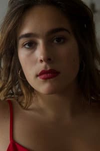 Zalina Sanchez in Maya de Bij
