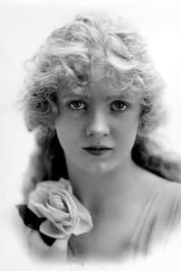 Mary Miles Minter in Beauty and the Rogue