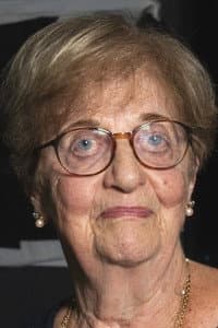 María Luisa Solá in El ataúd de cristal