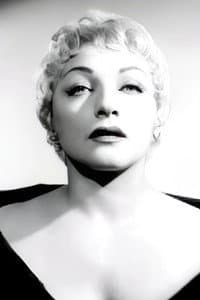 Sara Guasch in Los tigres del ring