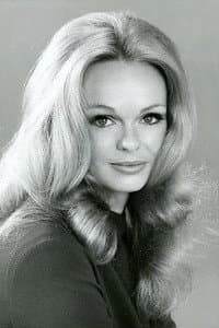Lynda Day George in Mil gritos tiene la noche