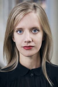Jeanne Werner in Corsage