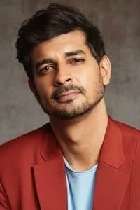Tahir Raj Bhasin in लूप लपेटा