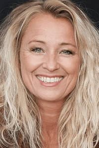 Ann-Louise Mathiasen in Under overfladen