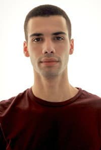 Pedro Tavares in Entre Silêncios