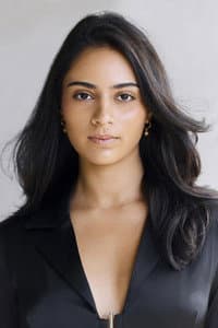 Alana Mansour in Terra Nova