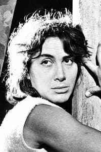 Nelly Angelidou in 120 Ντεσιμπέλ