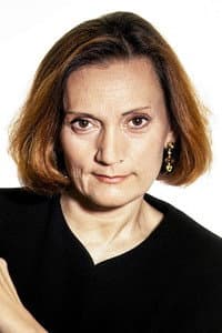 Pilar Miró in Enredando sombras