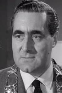 Leslie Sands in Cock, Hen and Courting Pit
