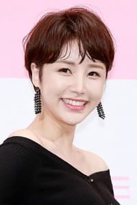 Yoon Jin-yi in 신사의 품격