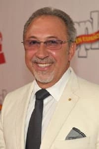 Emilio Estefan Jr. in Con los Pies en el Cielo