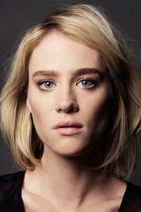 Mackenzie Davis in Blade Runner 2049