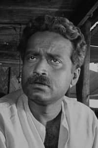Gyanesh Mukhopadhyay in Pasher Bari