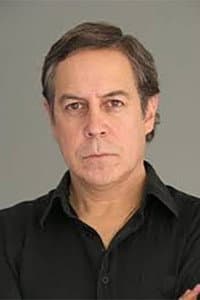 Santiago Bejarano in Detective Marañón