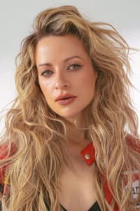 Karen Knox in Sinner