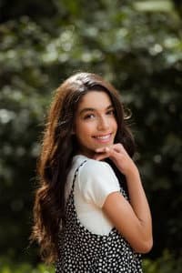 Paola Miguel in Escondidas