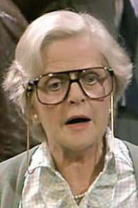 Daphne Oxenford in Girl from the South