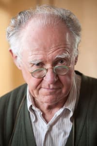 Carl Heinz Choynski in Blumen für den Mann im Mond