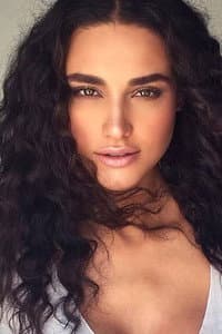 Débora Nascimento in Pacificado