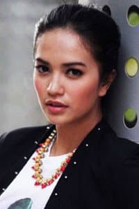 Meriza Febriani in Sang Pialang
