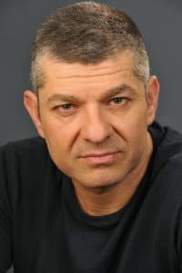 Danny Steg in Sharon Amrani: Zichru et Hashem