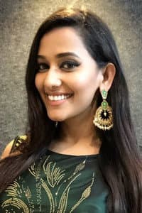 Sanjana Singh in Iravum Pagalum Varum
