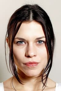Ana Ularu in Iedera
