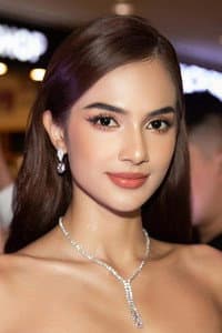 Emma Lê in Yêu Nhầm Bạn Thân