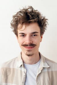 Adrian Hudák in Čáry-máry
