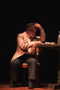 Artur de oliveira in Tudo Que Já Foi Luz