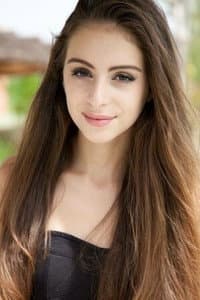 Dounia Binebine in Razzia
