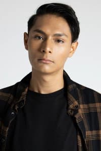 Ivan Vázquez in Dumontt