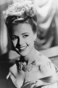Phyllis Dixey in Dual Alibi