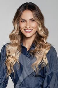 Danielle Arciniegas in Kally's Mashup: Un cumpleaños muy Kally