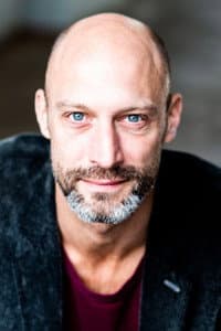 Andreas Grötzinger in Between