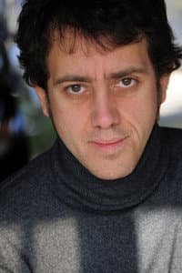 Gennaro Di Biase in Una vetrina che guarda il mare