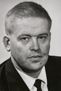 Veljo Käsper in Naine kütab sauna