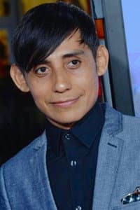 Luis Chávez in Earthlings
