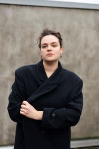 Izabella Radić in Im Bett