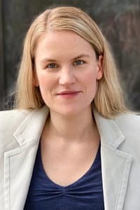 Frances Haugen in Facebook und Co. zerschlagen? - Die Debatte um die Macht der Social-Media-Konzerne
