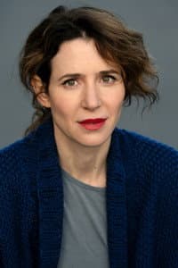 Julia Malik in Schilf - Alles was denkbar ist existiert