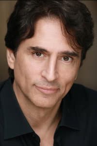Vincent Spano in Qualcuno in ascolto